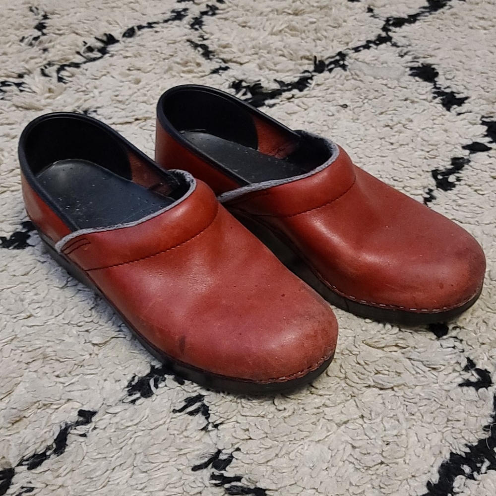 Red Dansko clogs